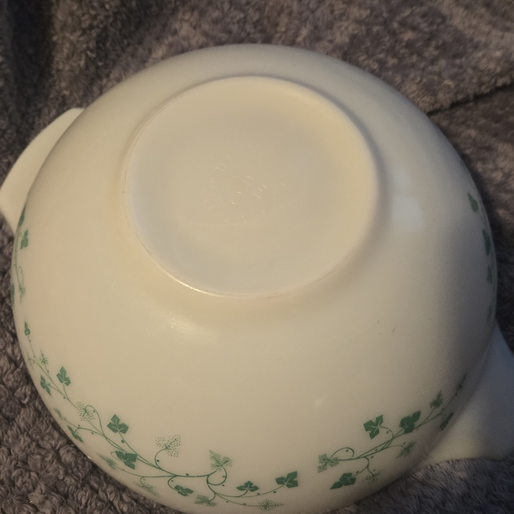 Large ivy Cinderella  bowl (13 inches) - Picture 6 of 10